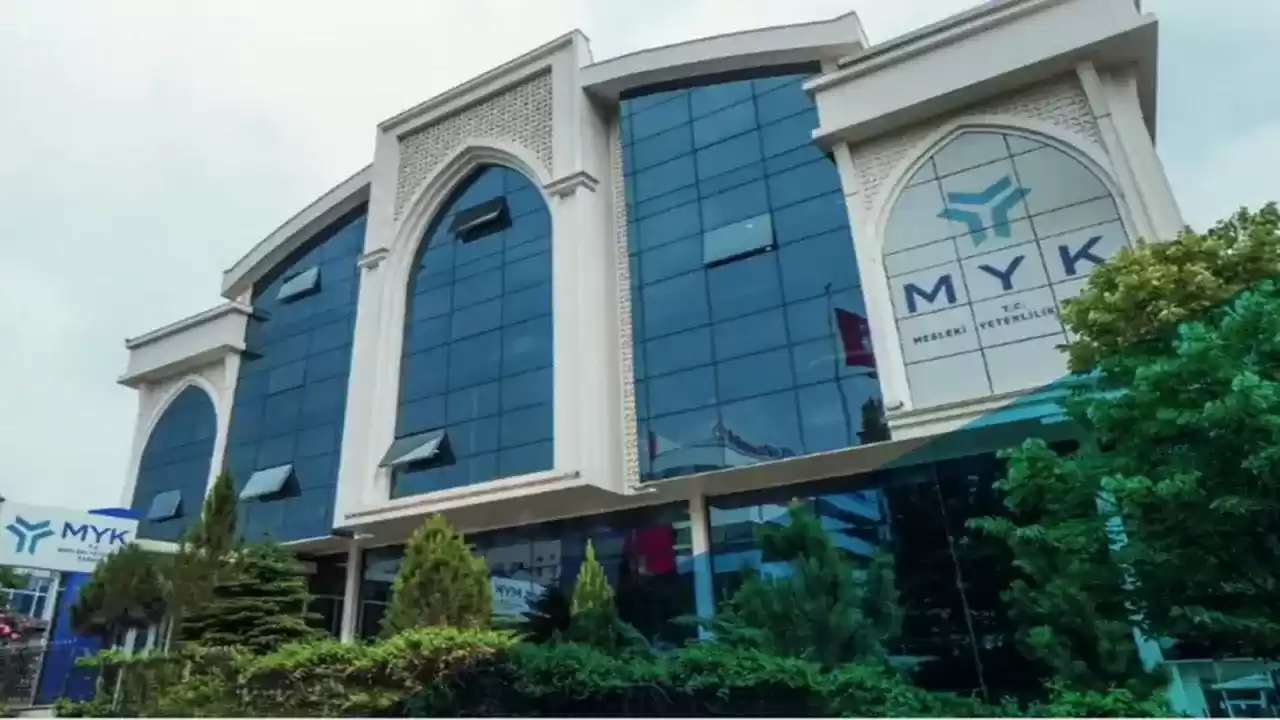 Mesleki Yeterlilikte Yeni Dönem: 40 Meslek Daha Zorunlu Kapsama Alındı